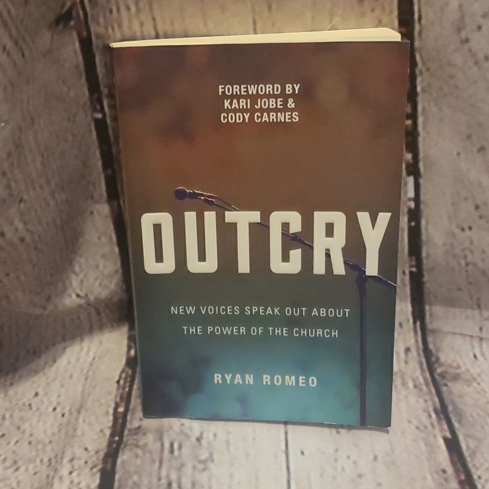 ‎Christian Book Outcry